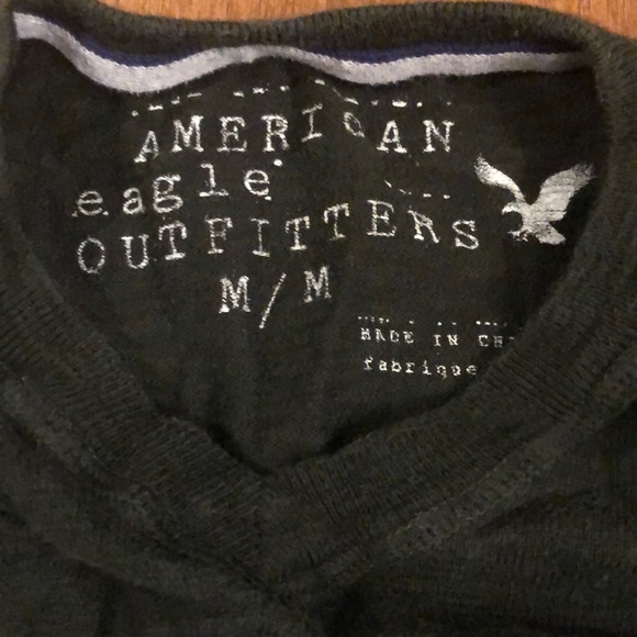 American eagle size mens medium sweater runs small - Picture 3 of 3